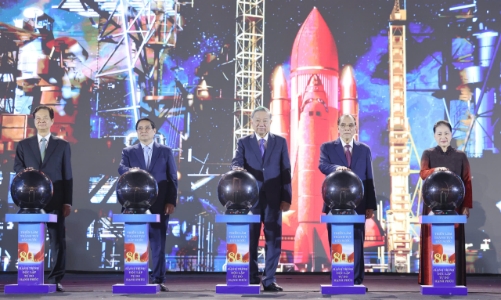 [Phóng sự ảnh]: Triển lãm 80 năm tôn vinh lịch sử vẻ vang, lan tỏa lòng yêu nước