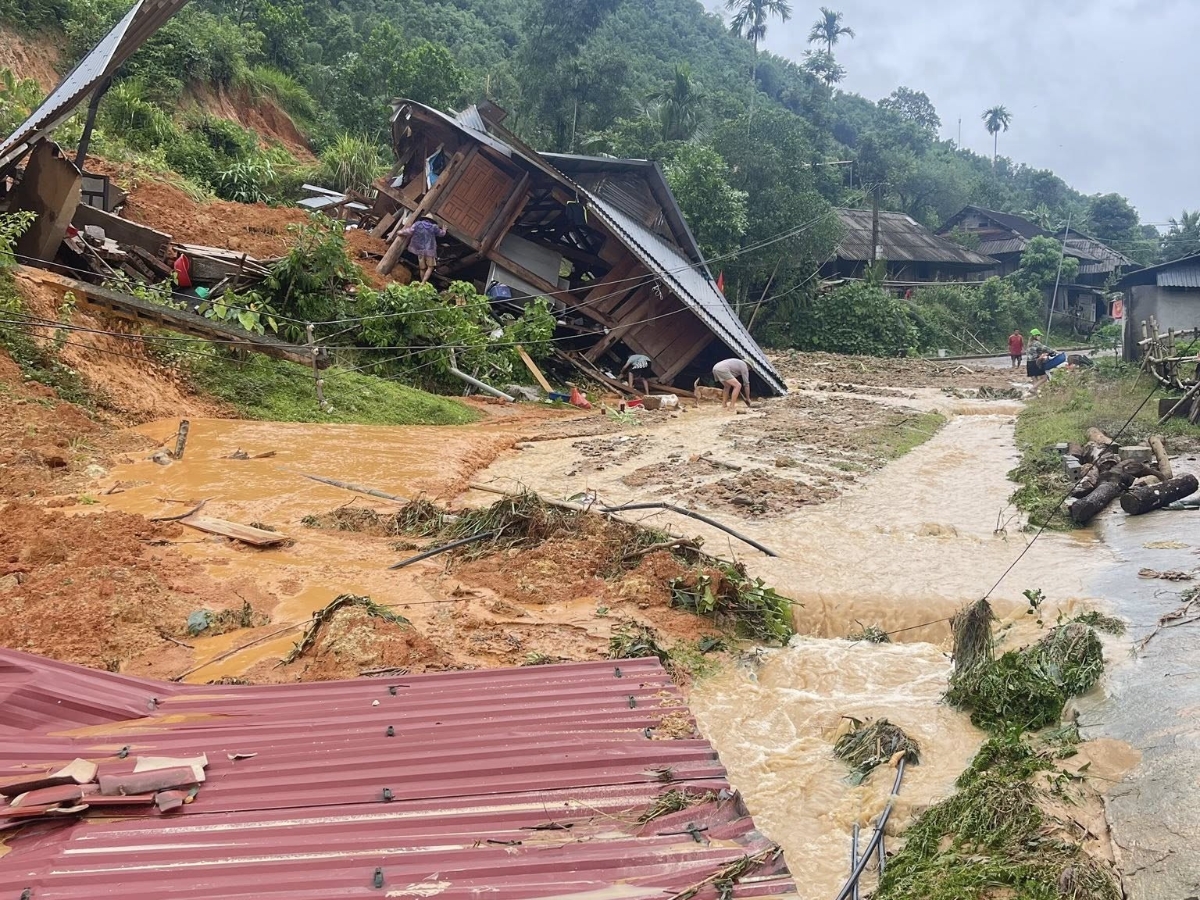 Do ảnh hưởng bão số 5 gây sạt lở nghiêm trọng tại hai xã vùng biên giới Yên Nhân và Bát Mọt, Thanh Hóa gây thiệt hại nặng nề. Từ ngày 25/8 tại khu vực trên mất điện, mất sóng viễn thông, giao thông chia cắt.