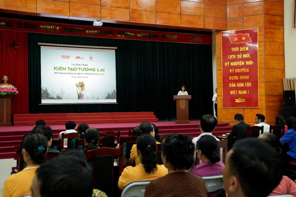 Bà Đoàn Thị Hồng Hạnh - Phó Chánh Văn phòng Trung tâm Truyền thông Tài nguyên và Môi trường – Bộ Nông nghiệp và Môi trường phát biểu tại sự kiện.