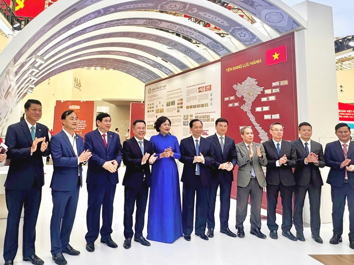 Thống đốc Ngân hàng Nhà nước cùng các lãnh đạo ngành Ngân hàng đồng hành tại Triển lãm “Thành tựu đất nước A80”