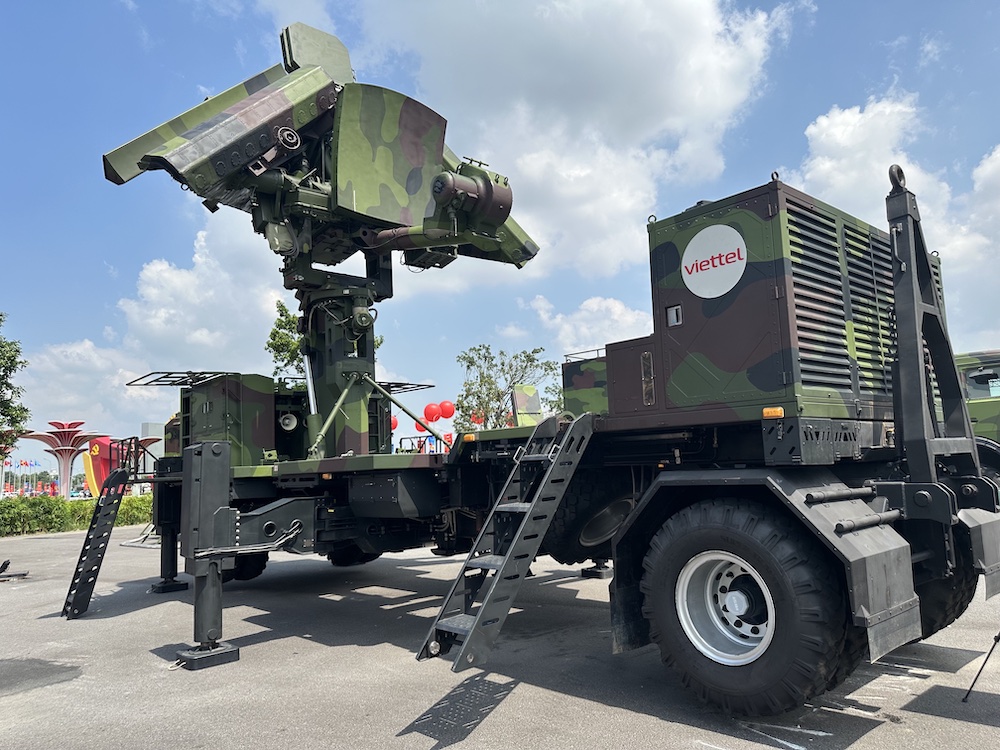 <i>Xe radar UNV-VT do Tập đoàn Công nghiệp Viễn thông quân đội Viettel nghiên cứu, cải tiến.</i>