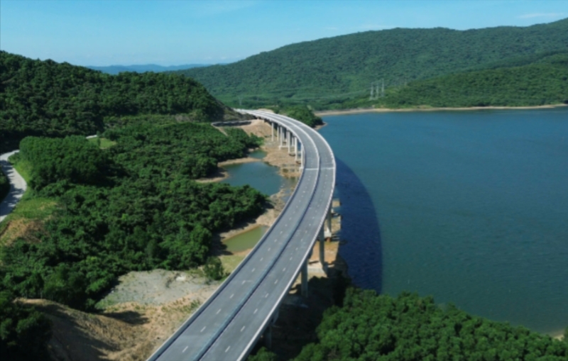 Vung Ang–Bung Expressway officially opens, enhancing north-central connectivity