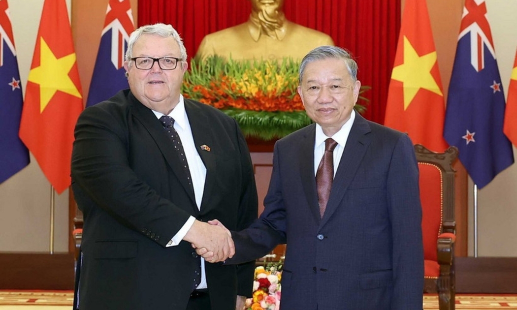 Tổng Bí thư Tô Lâm tiếp Chủ tịch Quốc hội New Zealand Gerry Brownlee ngày 28/8. Ảnh: TTXVN.