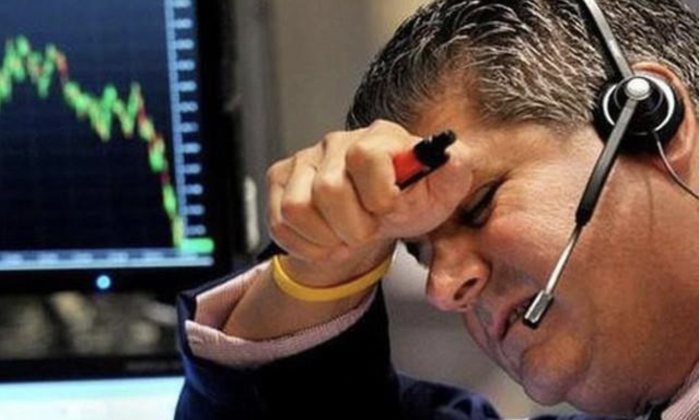 Tiền vào vơi dần, khối ngoại vẫn miệt mài bán, xả ròng gần 2.700 tỷ 