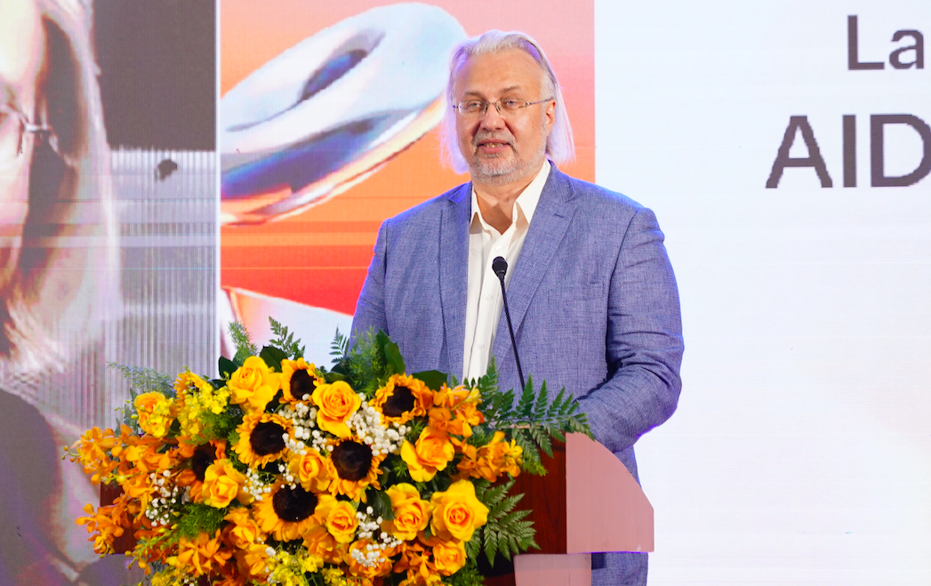 Ông Vladimir Kangin, CEO IPTP Networks, chia sẻ thông tin về dự án AIDC DeCenter.