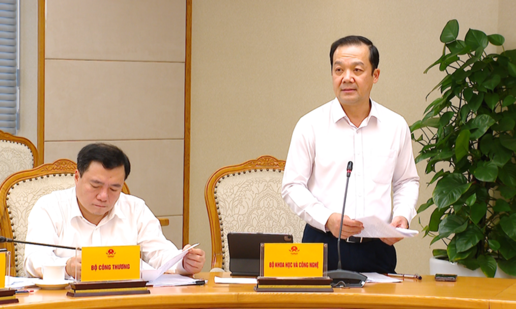 Thứ trưởng Bộ Khoa học và Công nghệ Phạm Đức Long báo cáo tại cuộc họp - Ảnh: VGP. 