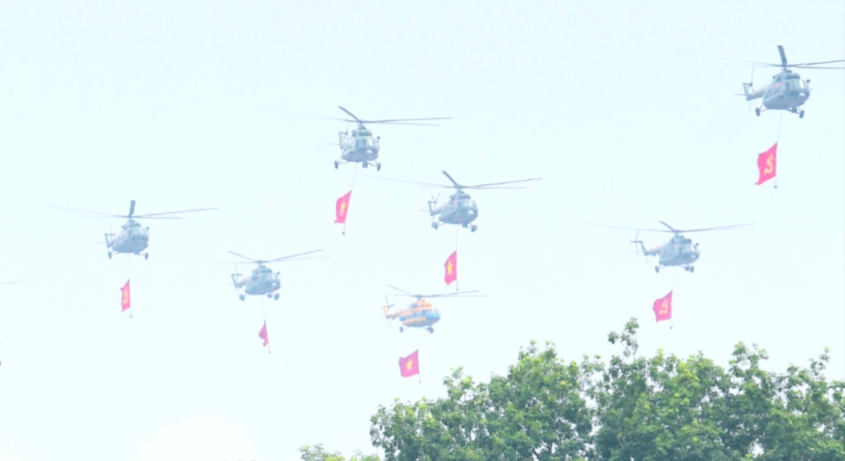 Biên đội bay của Quân chủng Phòng không - Không quân trên Quảng trường Ba Đình.