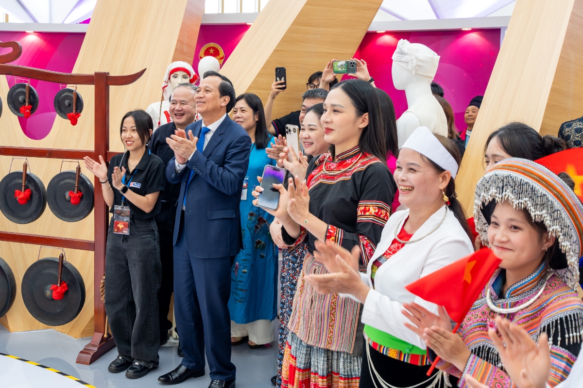 Không gian trưng bày của Bộ Dân tộc và Tôn giáo.