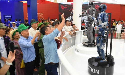 Vingroup ghi dấu ấn kiến tạo tại triển lãm 