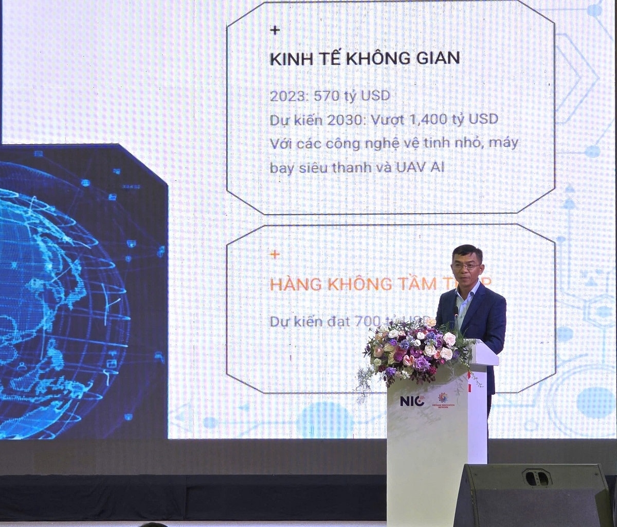 Ông Trần Anh Tuấn, Phó Chủ tịch thường trực kiêm Giám đốc điều hành Mạng lưới Công nghệ Hàng không – Vũ trụ và Thiết bị bay không người lái Việt Nam (UAV Việt Nam) phát biểu tại sự kiện Ra mắt 3 mạng lưới công nghệ chiến lược mới đây của NIC.