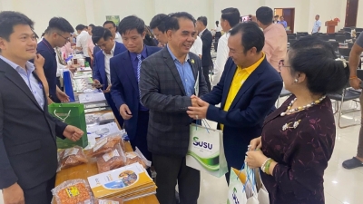 Vietnam and Cambodia accelerate trade ties at business forum 