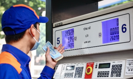 Đồng loạt tăng giá xăng dầu