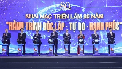 Exhibition showcases 80 Years of National Achievements opens in Hanoi