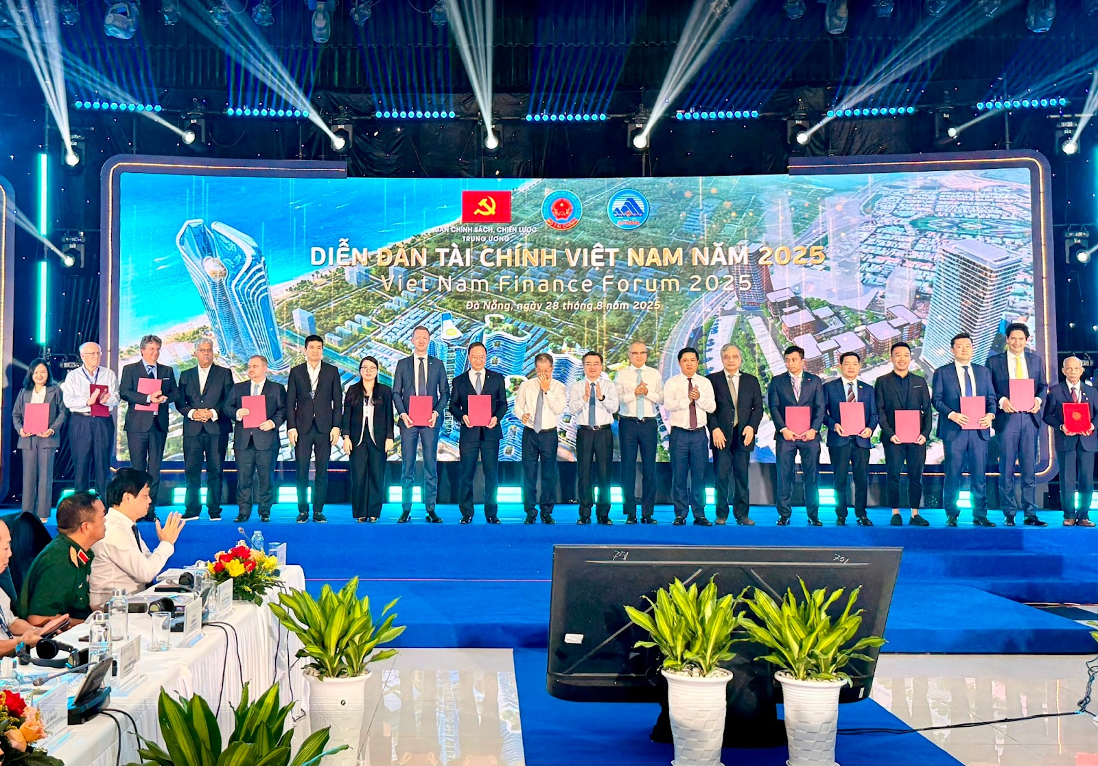 Sự kiện ký kết diễn ra trong khuôn khổ Tuần lễ Tài chính và Công nghệ Đà Nẵng 2025 (DFTW 2025)