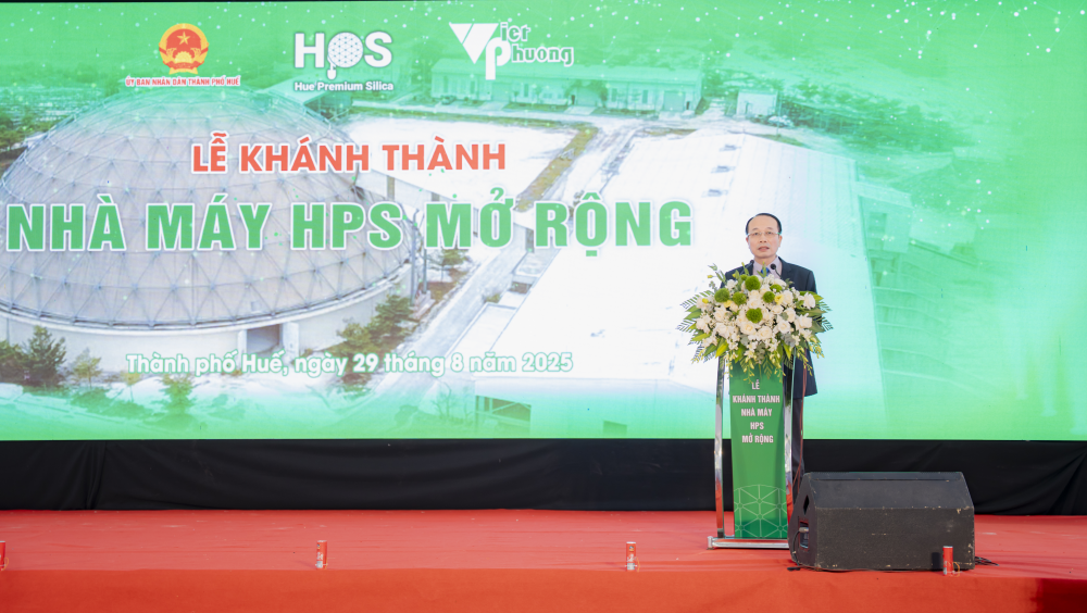 Phó Chủ tịch UBND thành phố Huế Phan Quý Phương phát biểu tại buổi lễ