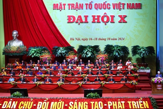  Đoàn Chủ tịch điều hành Đại hội đại biểu toàn quốc Mặt trận Tổ quốc Việt Nam lần thứ X, nhiệm kỳ 2024-2029. Ảnh: Mattran.
