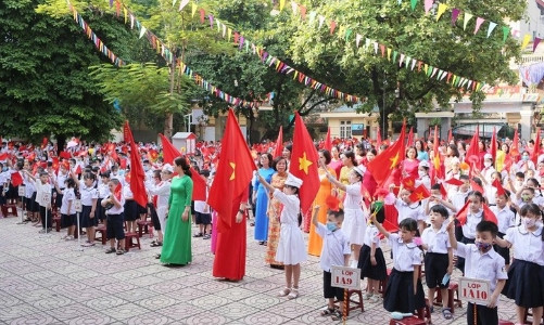 Thủ tướng yêu cầu khẩn trương khắc phục cơ sở giáo dục, y tế bị thiệt hại do thiên tai