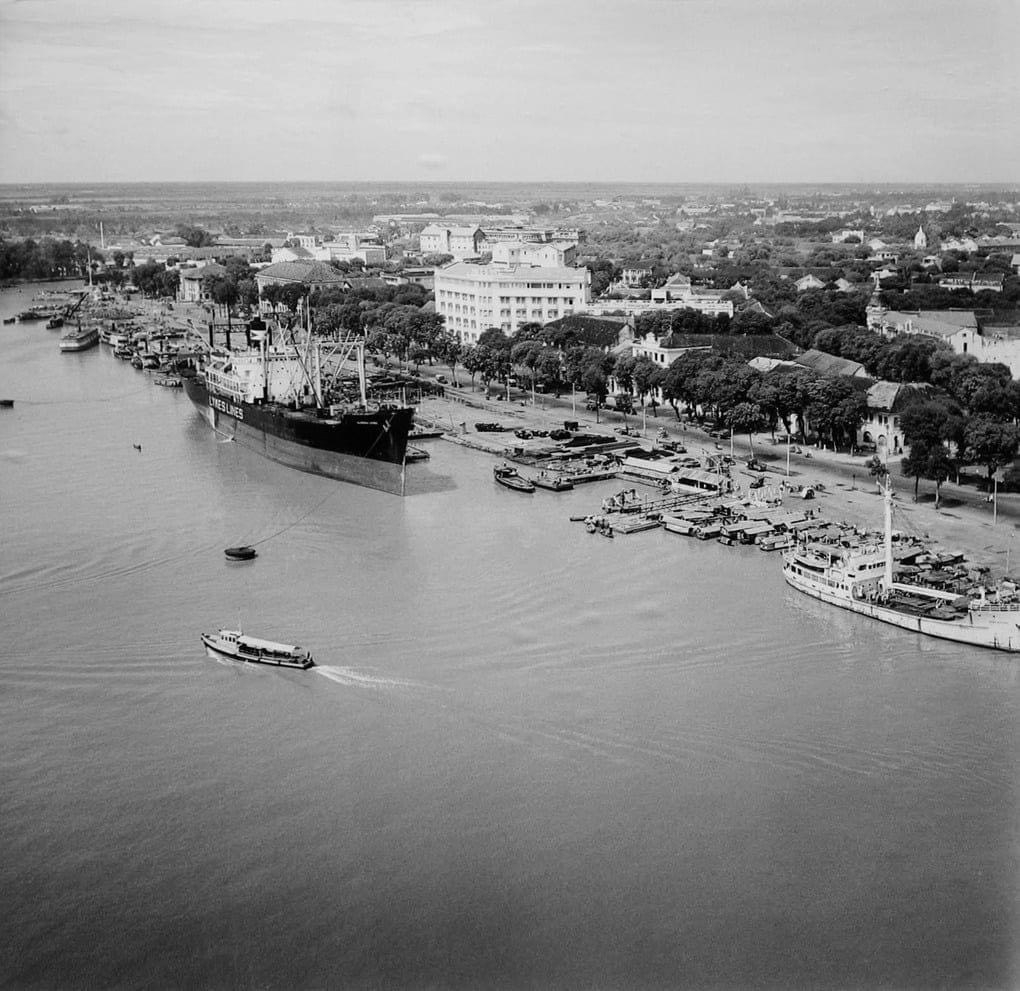 Quang cảnh xưởng đóng tàu ba son đầu thế kỷ 20.