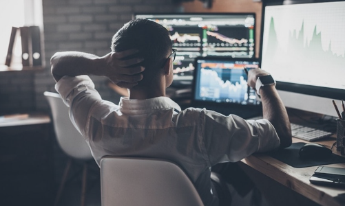 Tiền co lại, khối ngoại bán ròng 1.700 tỷ  