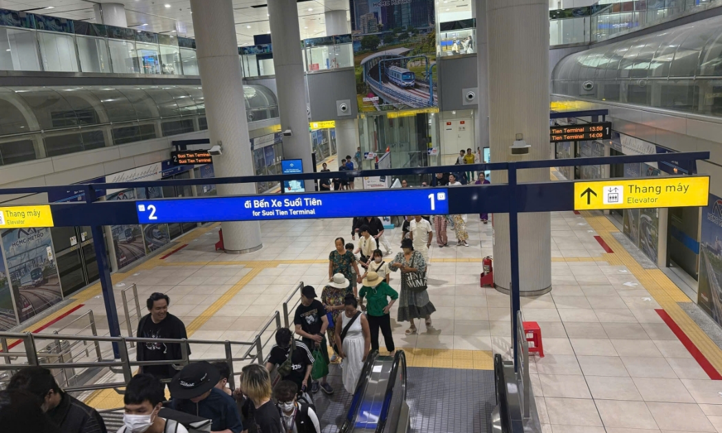 Bên trong một nhà ga metro Bến Thành - Suối Tiên.