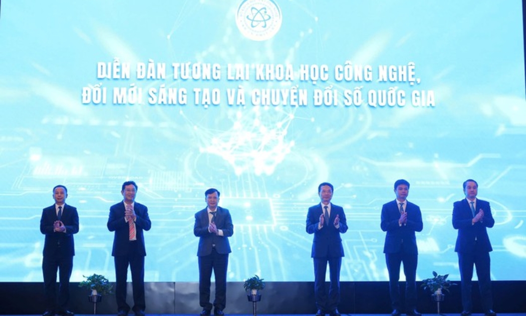 Các đại biểu thực hiện nghi thức kích hoạt các sáng kiến.