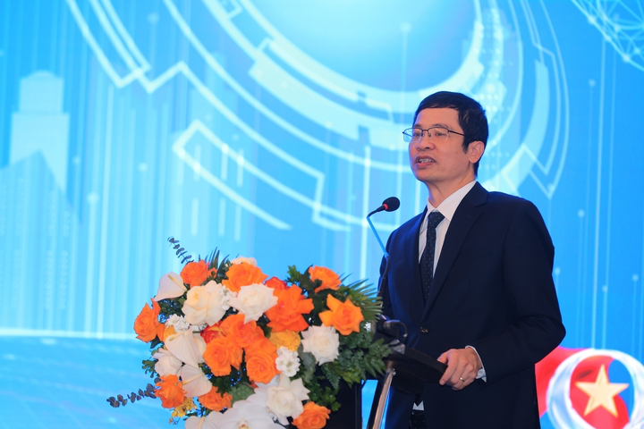 Ông Nguyễn Phú Tiến, Quyền Cục trưởng Cục CĐS Quốc gia, Bộ Khoa học và Công nghệ phát biểu tại Diễn đàn.