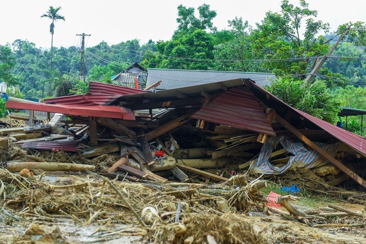 Bản Chiềng, xã Yên Nhân (Thanh Hoá) tan hoang sau trận lũ quét
