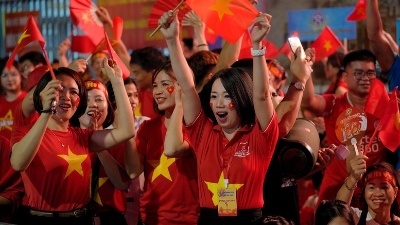 Gov't presents cash gift to Vietnamese people on National Day