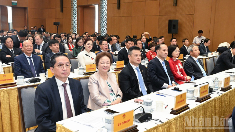 Đại diện lãnh đạo các tập đoàn, tổng công ty, doanh nghiệp tham dự hội nghị. Ảnh: Nhân Dân&nbsp;