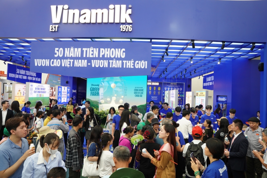 Theo ghi nhận, lượng
người ghé thăm không gian trưng bày và trải nghiệm của Vinamilk luôn ở mức cao
trong thời gian diễn ra triển lãm. Đây không chỉ là minh chứng cho sự gắn bó của
người tiêu dùng với thương hiệu, mà còn cho thấy cách Vinamilk làm mới mình để
tiếp cận công chúng một cách hiệu quả, hiện đại và gần gũi hơn. (Ảnh: Tịnh
Không).