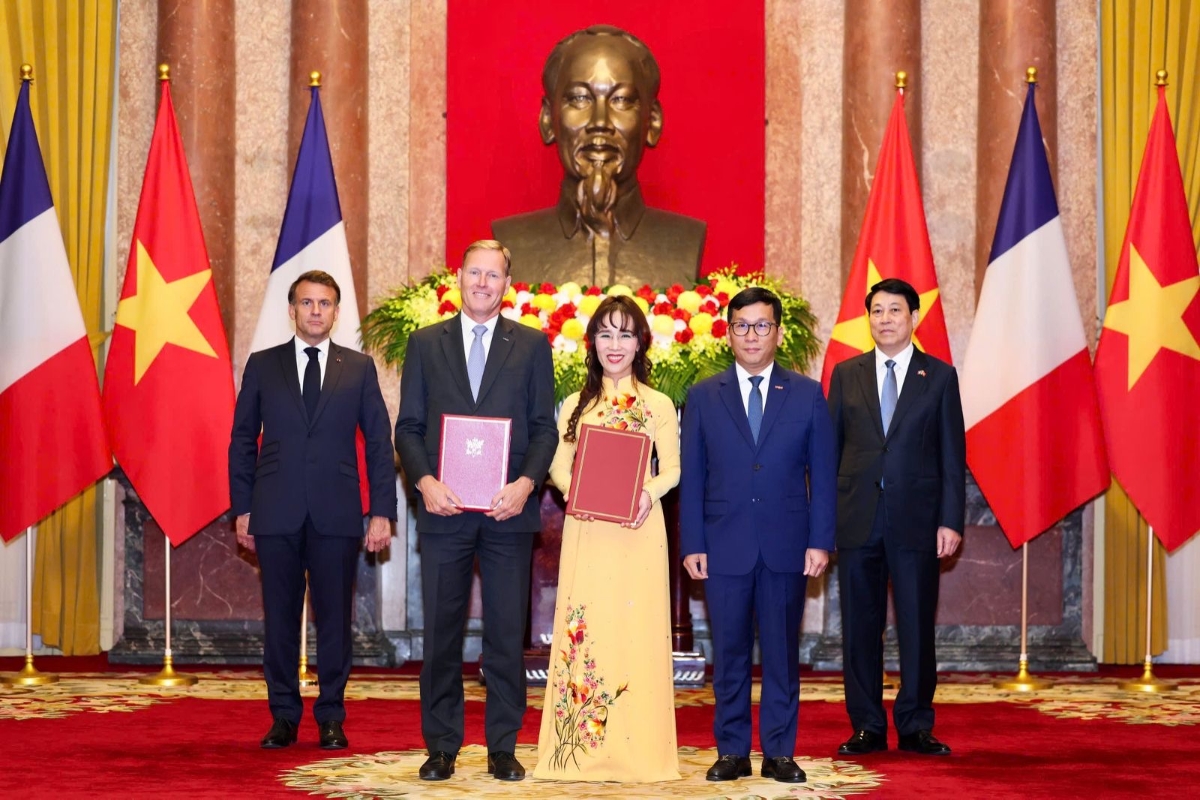 Trong sáu tháng, Vietjet đặt hàng 20 tàu bay A330neo với Airbus, nâng tổng số tàu bay A330neo đã đặt lên 40, trở thành hãng có đơn hàng A330neo lớn nhất thế giới.