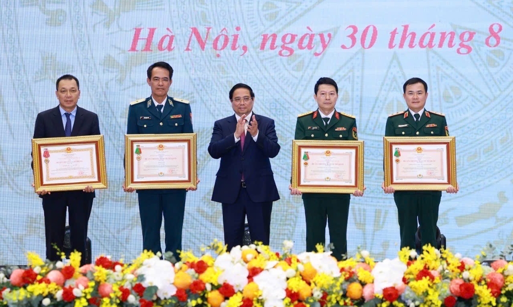 MB nhận Huân chương Bảo vệ Tổ quốc hạng Nhất nhờ những thành tích đặc biệt xuất sắc.