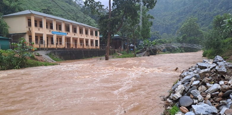 Nhiều sông suối trên địa bàn xã Tam Thái dâng cao