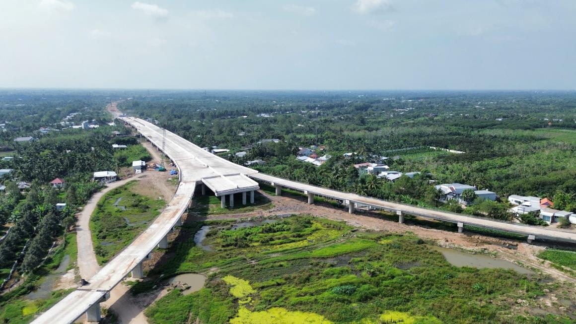 Công trình cao tốc Cần Thơ - Cà Mau đoạn nút giao IC2 - Ảnh: Tạ Quang.