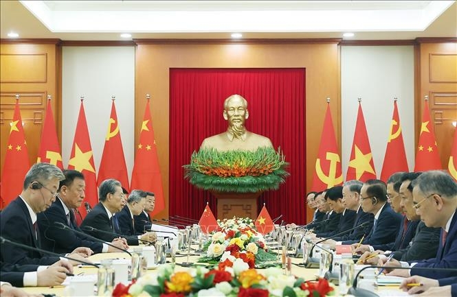 Ngày 31/8, tại Trụ sở Trung ương Đảng, Tổng Bí thư Tô Lâm đã tiếp Ủy viên Thường vụ Bộ Chính trị, Ủy viên Trưởng Ủy ban Thường vụ Đại hội Đại biểu Nhân dân toàn quốc nước Cộng hòa nhân dân Trung Hoa Triệu Lạc Tế. Ảnh: TTXVN