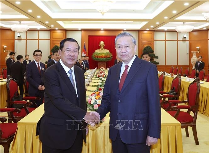 Tổng Bí thư Tô Lâm tiếp Chủ tịch Đảng Nhân dân Campuchia, Chủ tịch Thượng viện Campuchia Hun Sen. Ảnh: TTXVN.