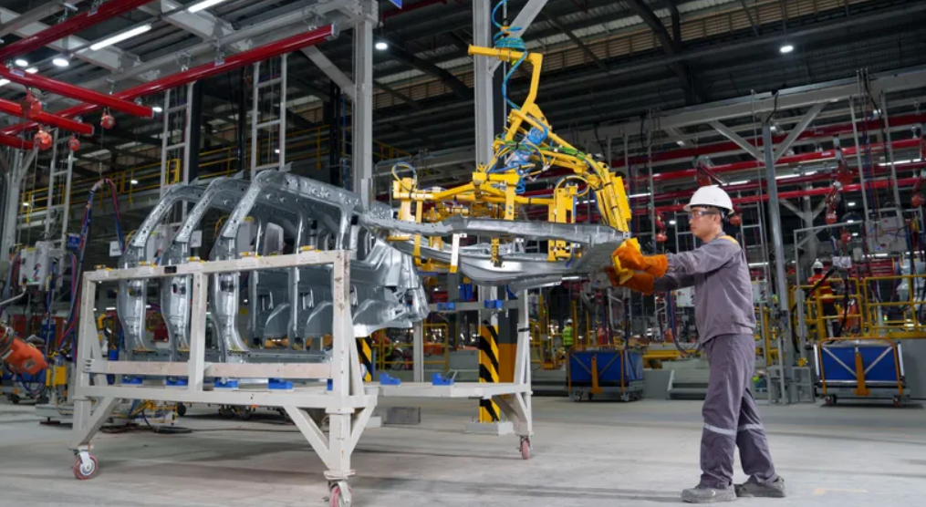 Bên trong Nhà máy sản xuất ô tô điện VinFast Hà Tĩnh. Ảnh: Đắc Lam