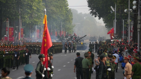 [Phóng sự ảnh]: Mãn nhãn với dàn khí tài hiện đại tại lễ diễu binh, diễu hành A80