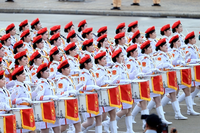 Khối nữ Quân nhạc - Ảnh: VGP.