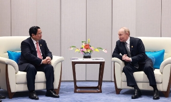 Prime Minister Pham Minh Chinh meets Russian President Putin in Tianjin