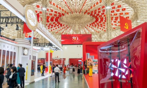 Triển lãm Thành tựu đất nước hút lượng khách thăm quan kỷ lục