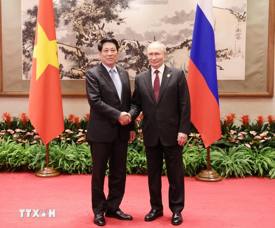 Chủ tịch nước Lương Cường hội kiến với Tổng thống Liên bang Nga Vladimir Putin. Ảnh: TTXVN