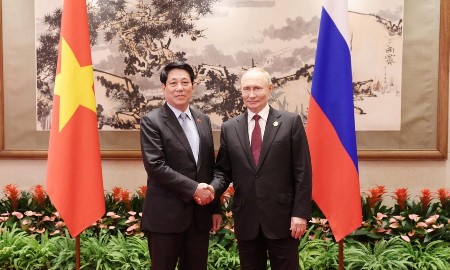 Chủ tịch nước Lương Cường hội kiến Tổng thống Nga Vladimir Putin