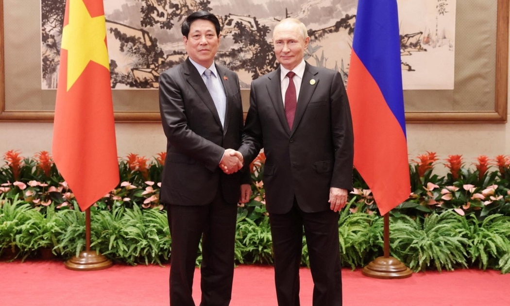 Chủ tịch nước Lương Cường hội kiến với Tổng thống Liên bang Nga Vladimir Putin. Ảnh: TTXVN
