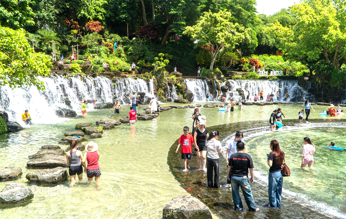 Công viên Suối Mơ