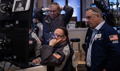 Chứng khoán Mỹ mất điểm vì mối lo thuế quan, giá dầu tăng vì tin Iran