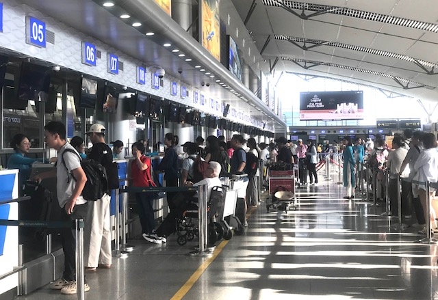 Sau kỳ nghỉ lễ 2/9/2025, khách du lịch rời sân bay Đà Nẵng. Ảnh Ngô Anh Văn