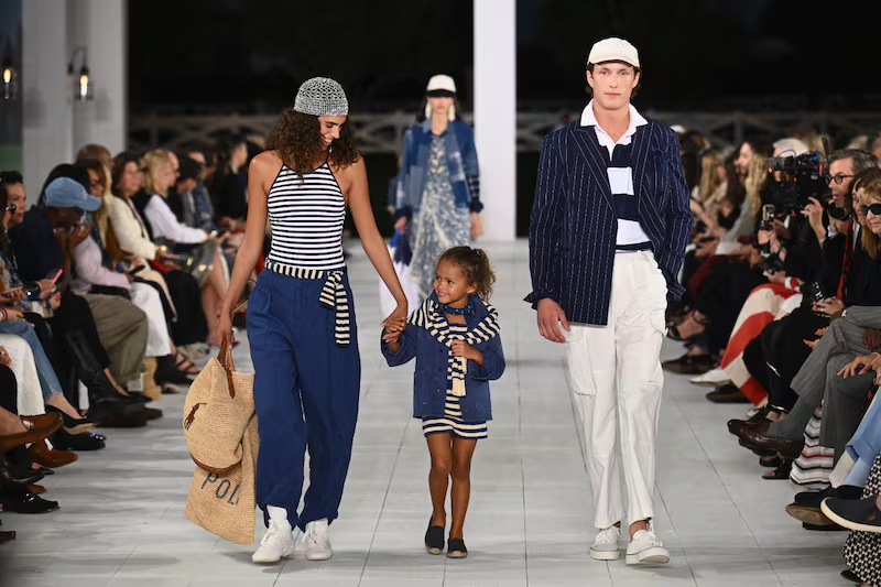 Ralph Lauren thoát cảnh thua lỗ nhờ kết nối với người tiêu dùng.