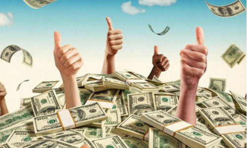 Tổ chức trong nước vẫn gom hàng đều tay