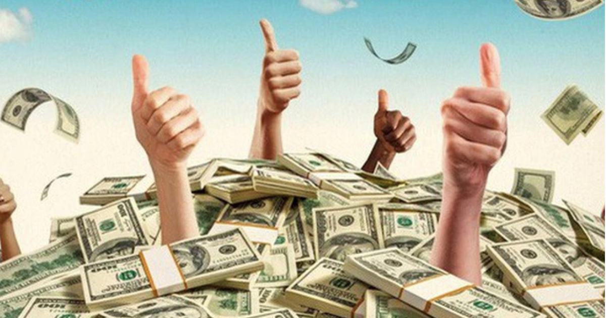 Tổ chức trong nước vẫn gom hàng đều tay